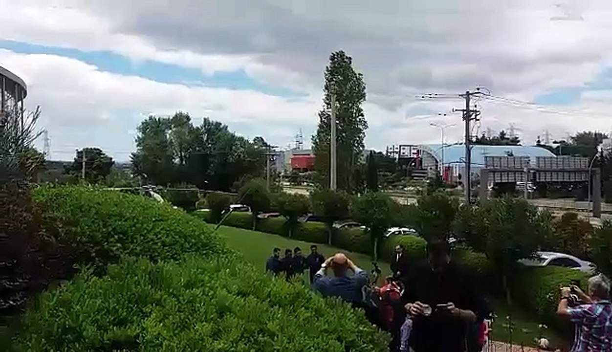 video-1497868212