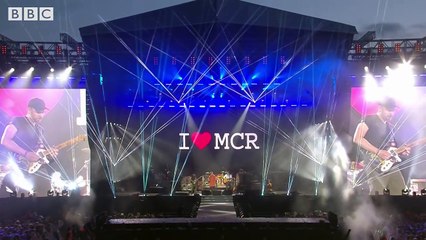 Liam Gallagher and Coldplay Live Forever (One Love Manchester)