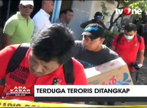 Densus 88 Geledah Rumah Terduga Teroris di Surabaya