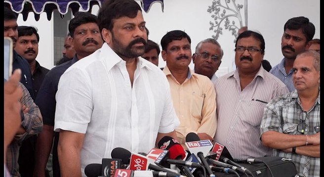 Chiranjeevi Condolences to C Narayana Reddy | Oneindia Telugu