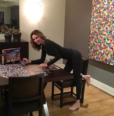 Demet Şener'in Puzzle Pozisyonuna Yorum Yağdı