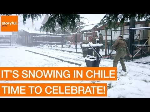 Chilean Police Throw Snowballs at Workers During Rare Winter Weather
