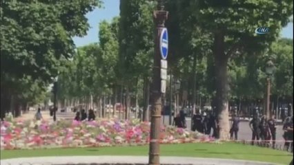 Paris'te Terör Alarmı