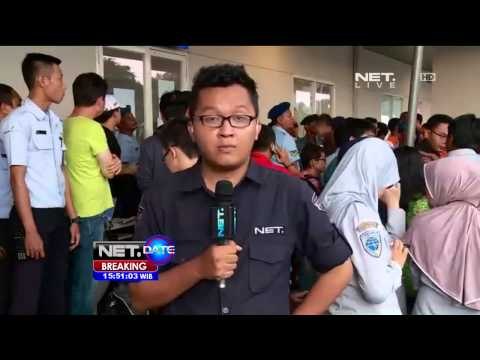 Tim SAR temukan serpihan puing pesawat AirAsia QZ8501 - Breaking News NET