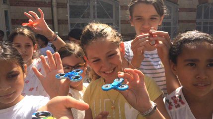 Hand Spinner: le phénomène des cours de récré