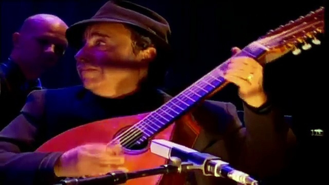 Leonard_Cohen_-_Take_This_Waltz_London_2008