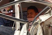 Un conductor quedó atrapado en el interior de un carro en un accidente de tránsito en Guayaquil