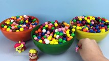 Des balles cerf et jouets des œufs mon petit poney amusement pour enfants