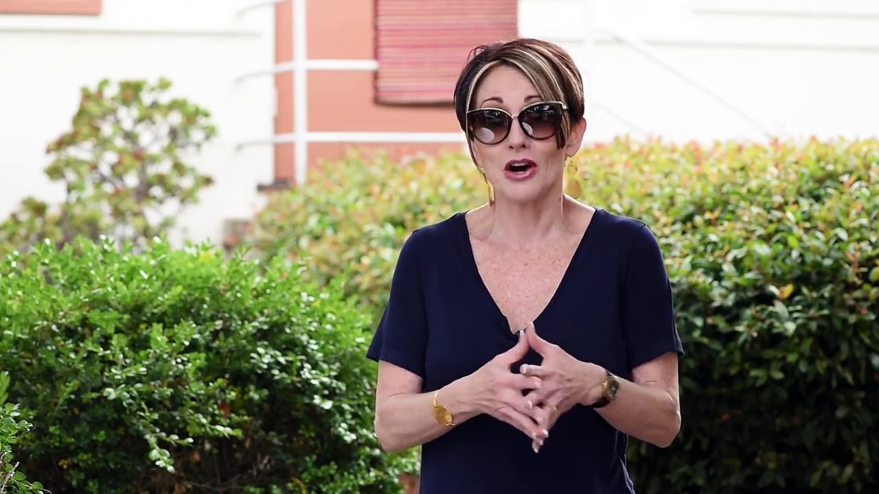 Home Decorating Hacks   Small Room Makeover