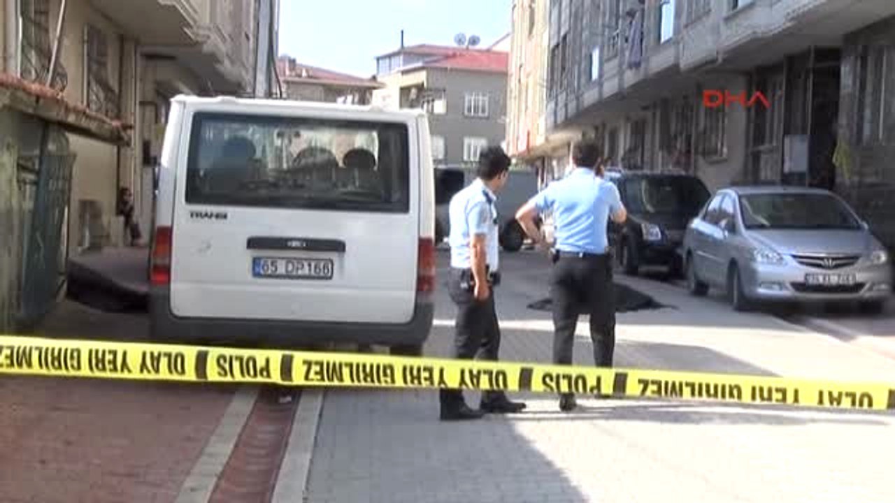 Esenyurt'ta Dehşet: 1'i Kadın 2 Kişi Sokak Ortasından Öldürüldü