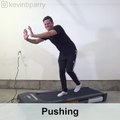Ce gars nous montre 100 différentes façons de marcher