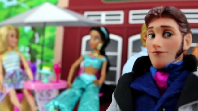 Frozen Elsa y Kristoff Se Deberian Casar? Con Frozen Anna y Hans. Aventuras Juguetes