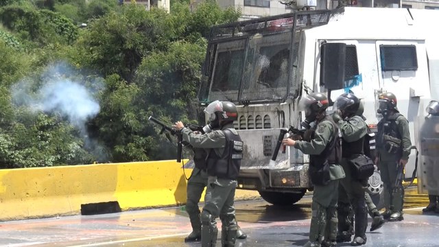 Muere un joven manifestante por disparo en Caracas