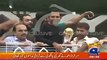 PAKISTANI CAPTAIN Sarfaraz singing mauka mauka alongside fans