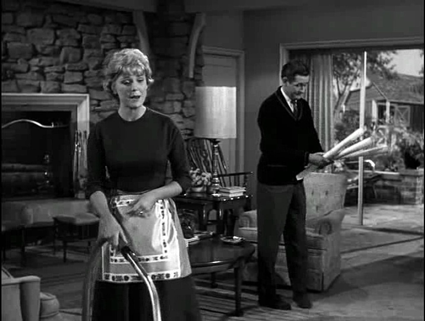 Mister Ed  – SE1 – Ep6 – Sorority House