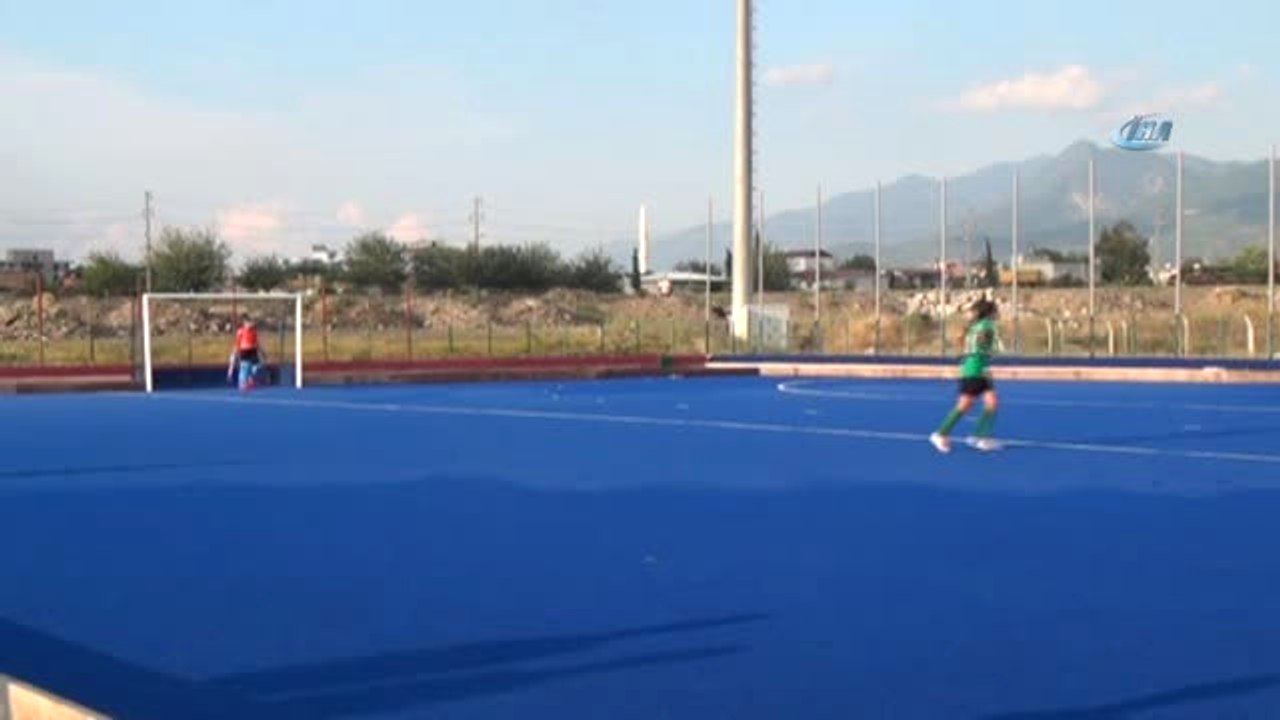 U16 Hokey Kadın Milli Takımı, Osmaniye'de Kampa Girdi