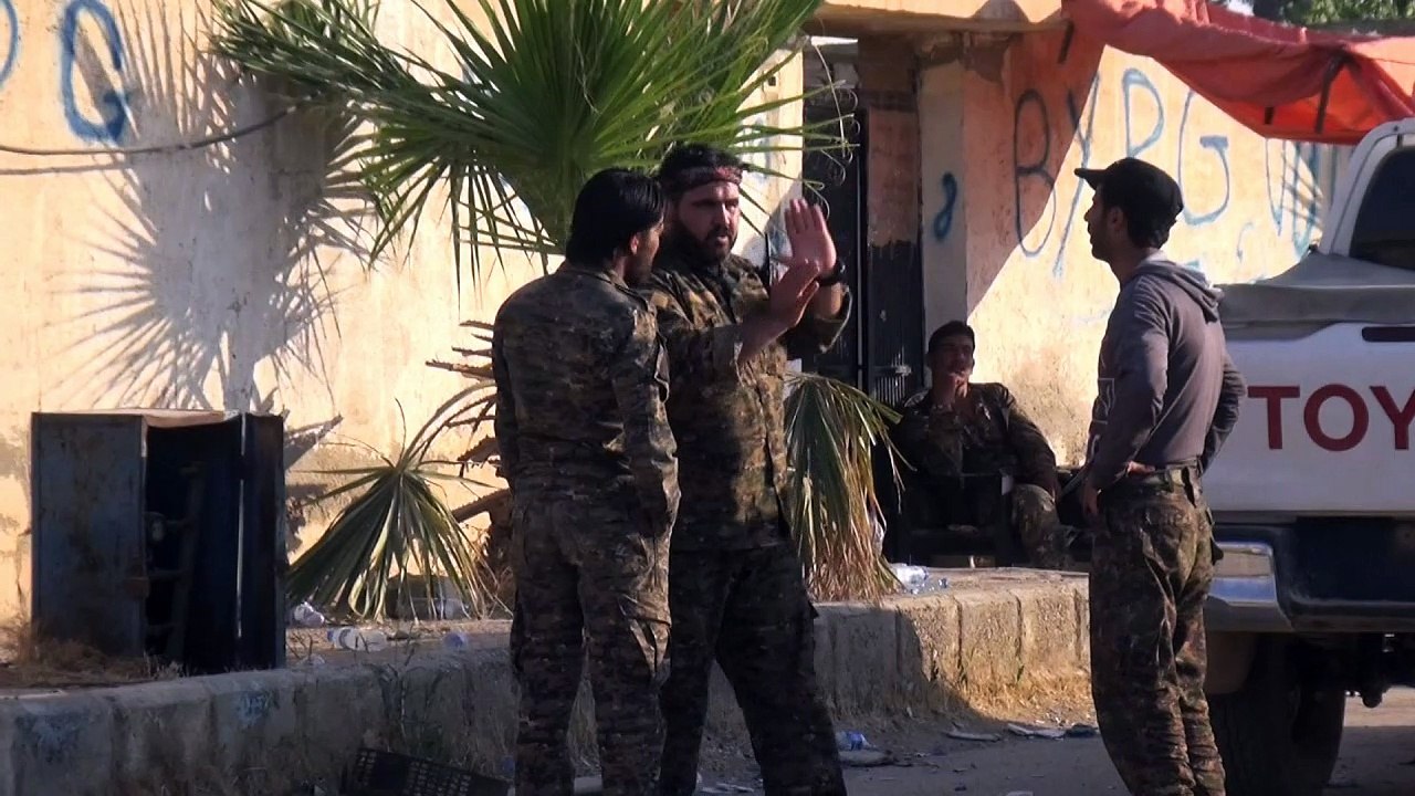 مقاتلون من الرقة ينتظرون بفارغ الصبر العودة الى احيائهم