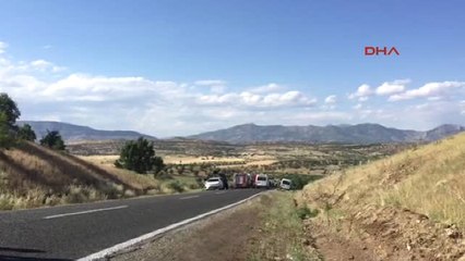 Diyarbakır'da Zırhlı Polis Aracıyla Otomobil Çarpıştı - Ek