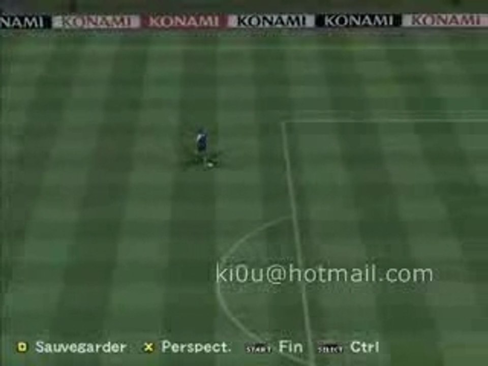 La pub NIKE où Ronaldinho tape la barre mais sur PES