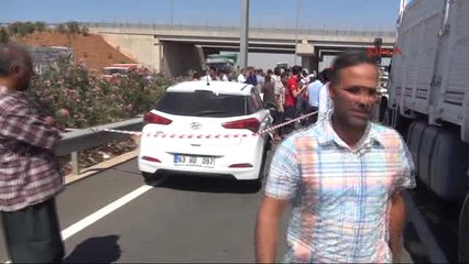 Şanlıurfa Anız Yangını Dumanında Zincirleme Kaza 2 Ölü 8 Yaral-2