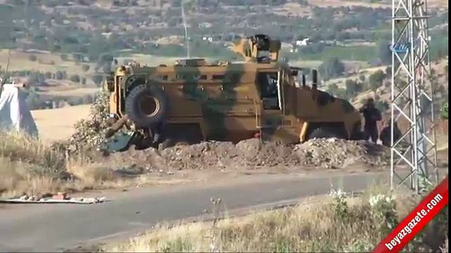 Zırhlı araç ile otomobil çarpıştı: 5 ölü, 5 polis yaralı