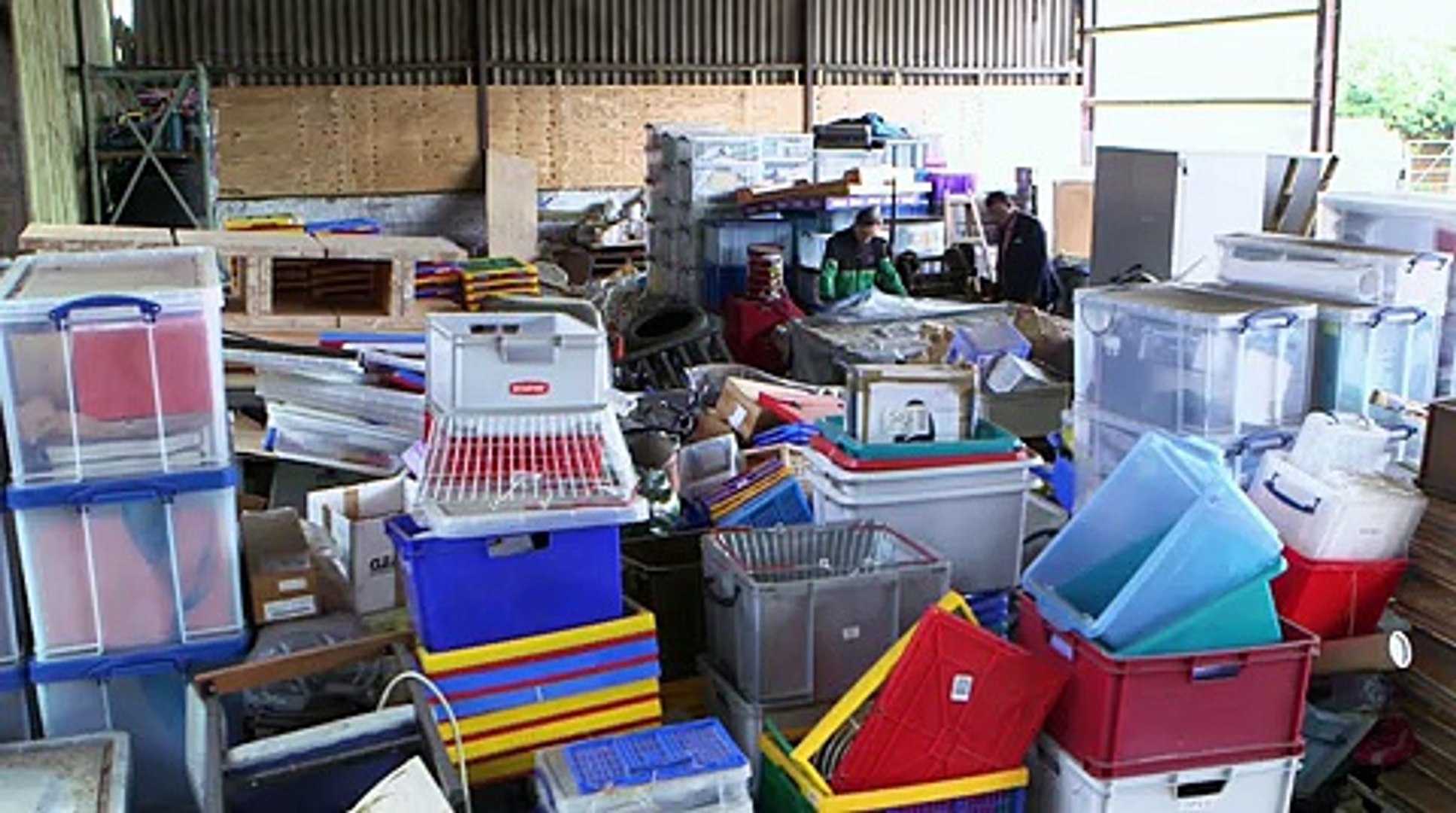The Hoarder Next Door S03e02 Alex And Lawrence