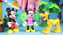 Mickey Mouse Juguetes en Español  Mickey y Minnie van a la piscina 