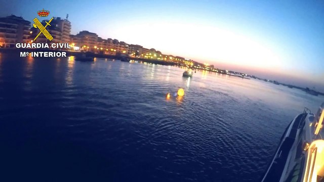 Rescate de 4 miembros de una misma familia en la Ría de Punta Umbría, Huelva