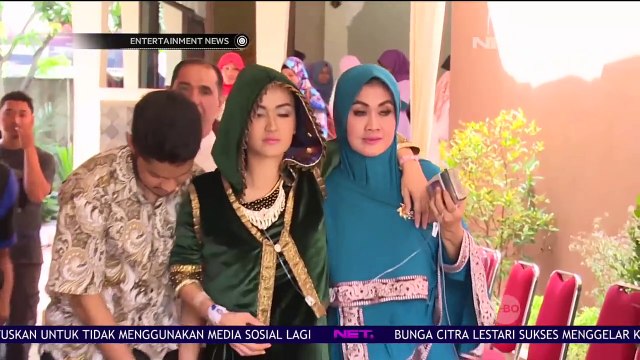 Nikita Mirzani Jenguk Julia Perez di RSCM