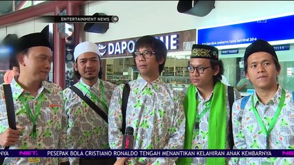 Personel Band D'Massiv Berangkat Umroh Bareng
