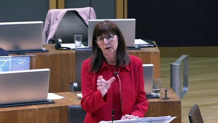 BBC News_ Environment Secretary Lesley Griffiths said it was unacceptable chronic TB problems on farms were lasting up to 16 years 20Jun17