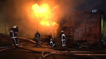 Istanbul'da Deri Imalathanesinde Yangın