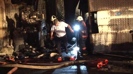 Suni Deri Fabrikasındaki Yangın 3 Saatte Kontrol Altına Alındı