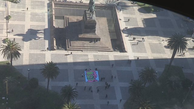 Con 4.000 cartulinas Montevideo le rinde homenaje al prócer José Artigas