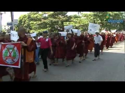 Thousands of monks protest in Myanmar against OIC