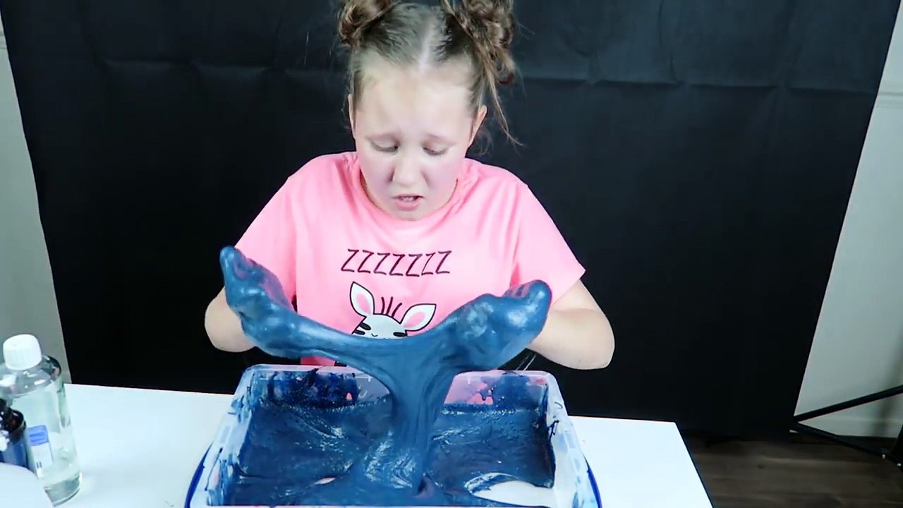 DO NOT TALK TO SIRI AT 3AM!! OMG SO SCARY!!