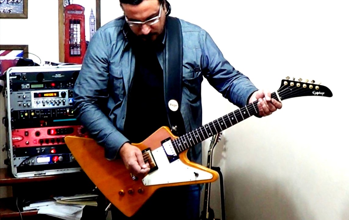 U2 Acrobat - testando timbre