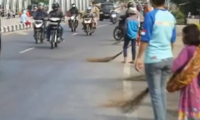 Mengais Receh Pemudik di Jalur Pantura