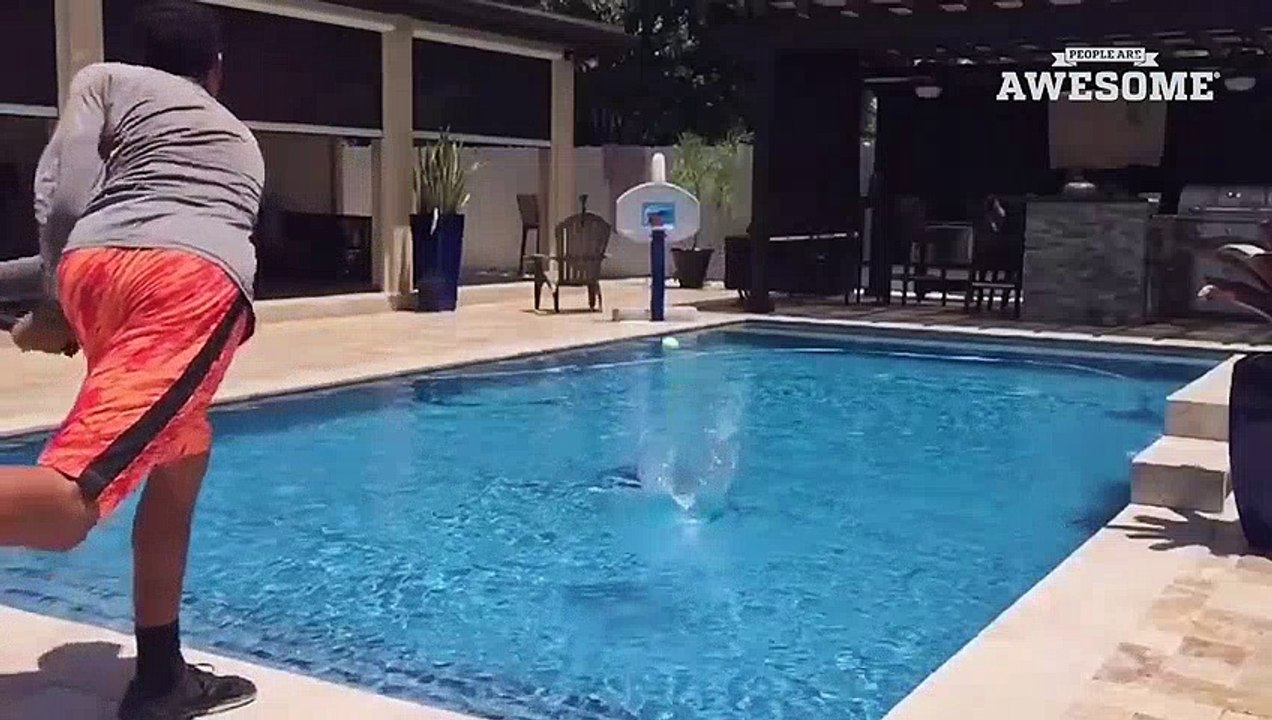 Tricks & Flips at the Beach!! - PEOPLE ARE AWESOME (Summer Edition)