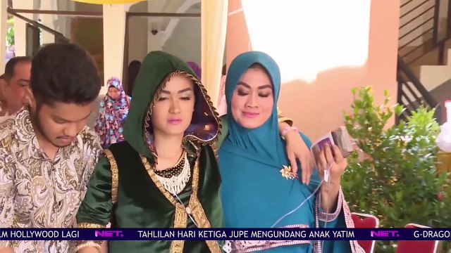 Sang Ibunda Nyekar ke Makam Julia Perez