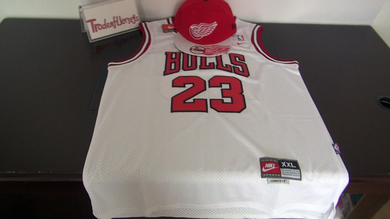 awesome combo:Chicago Bulls #23 Michael Jordan white Jersey & Detroit red wings snapback