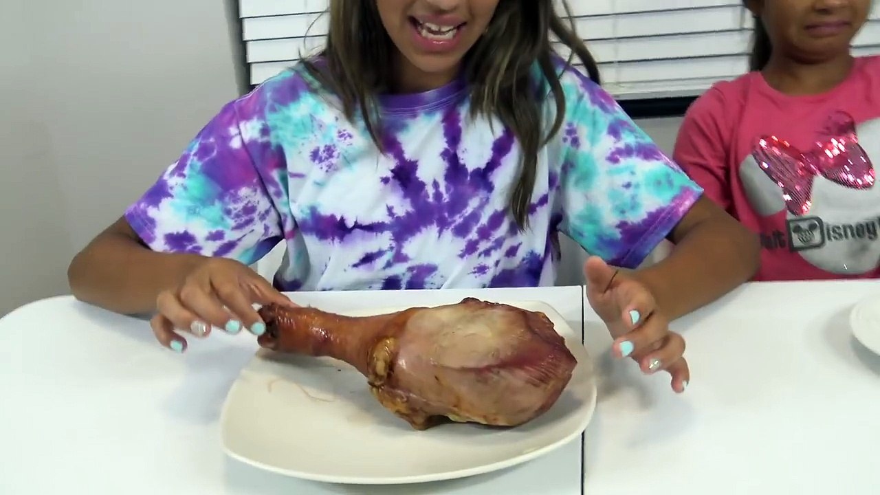 Real Food VS Gummy Food Challenge! Giant Candy Toys To See Sophia Sarah with Mommy Chef Fa