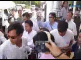 Suu Kyi arrives Bagan