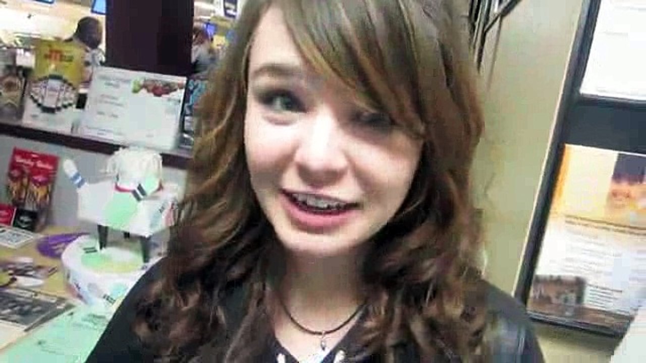 42.BOWLING, TRAMPOLINES, MTV AND HAPPY BIRTHDAY DADDY!_clip30