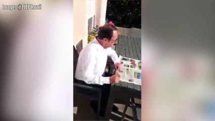 François Hollande fait la promotion d'un tournoi de football