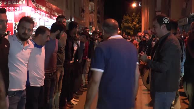 Gençler Sahur Halayı Nda Buluştu