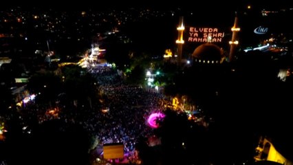 Eyüp Sultan'da Kadir Gecesi Coşkusu Havadan Görüntülendi