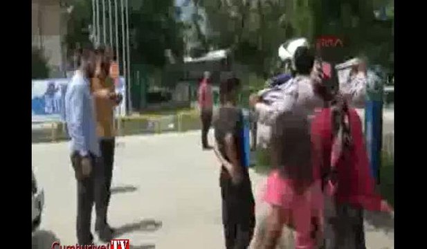 Çocuk sürücü polisin elinden böyle kaçtı