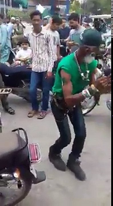 Dancing On Cham Cham