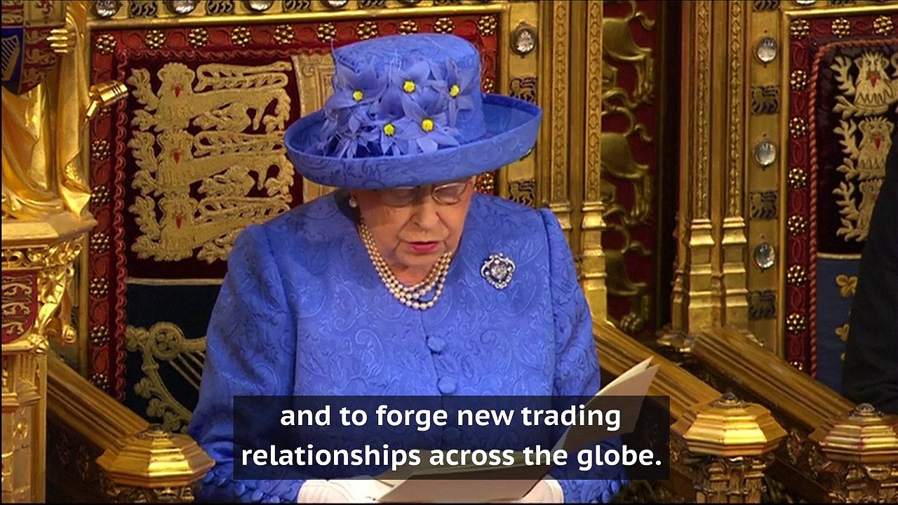 Un choix de chapeau étrange pour la reine Elizabeth II